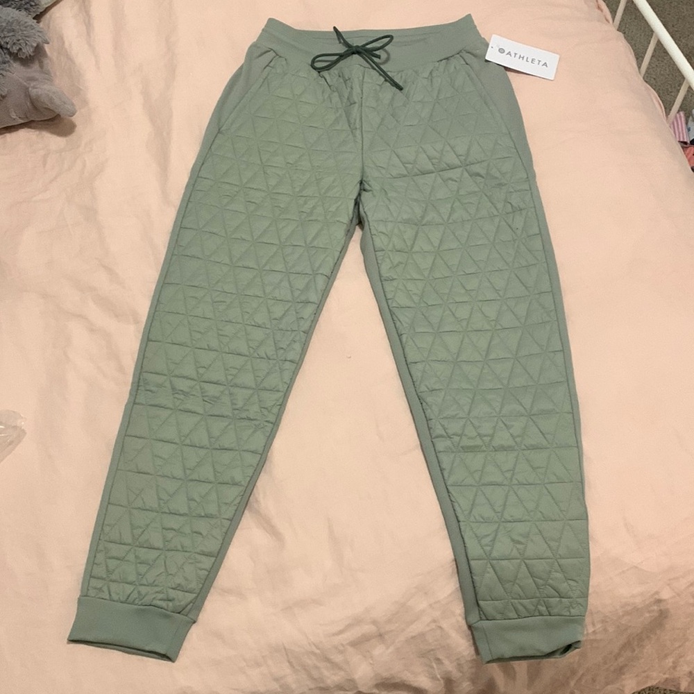 BRAND NEW Athleta quilted front jogger pants size 6
